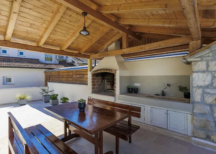 בית נופש Kristina By Interhome פולה