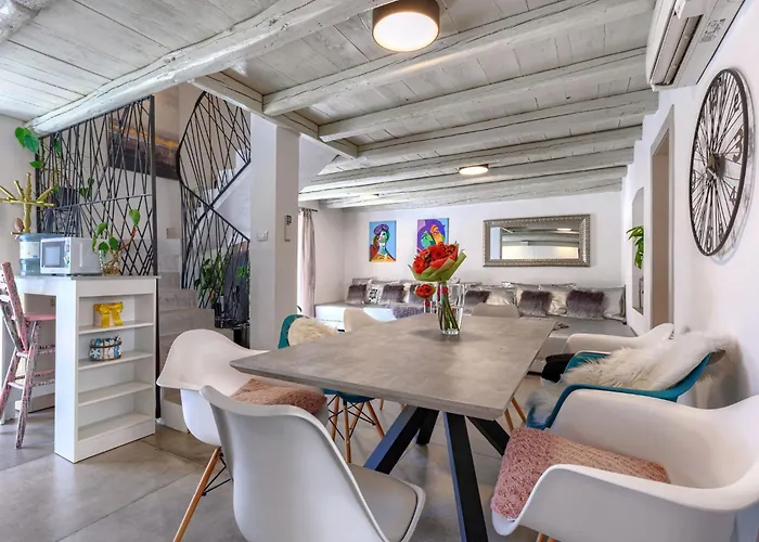 בית נופש Kristina By Interhome פולה