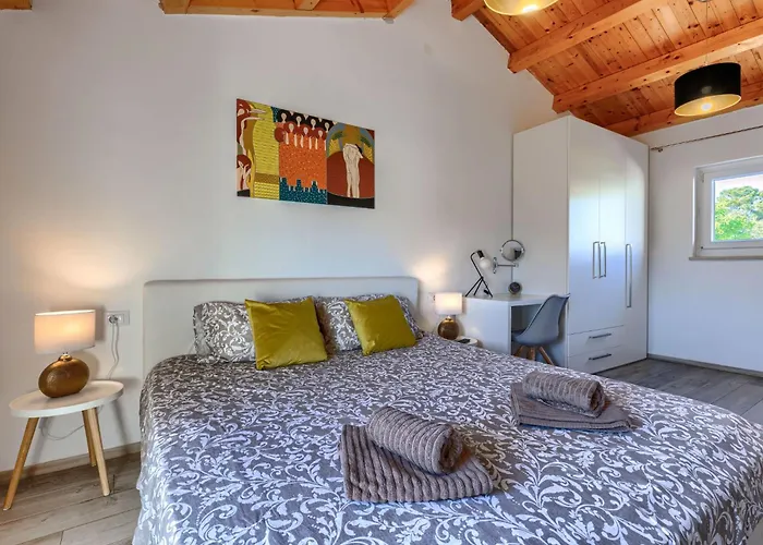 Kristina By Interhome Pula